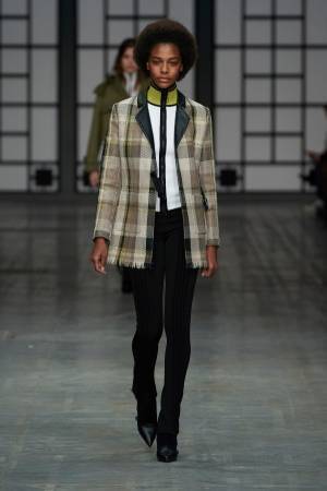 トラサルディ 2018-19年秋冬コレクション - 着心地のよさとエレガンスは両立する