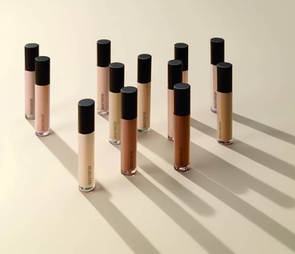 ローラ メルシエの新作コンシーラー、しっかりカバーしながら、潤いに満ちたナチュラルな仕上がりへ