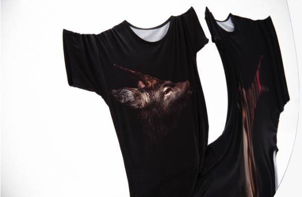 ヨウジヤマモトの「グラウンド ワイ」から写真家・井上浩輝とのコラボカットソー登場