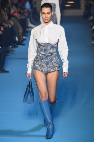 オフ-ホワイト c/o ヴァージル アブロー 2018年秋冬コレクション - 日常生活への浸透力