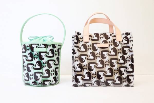 ポール & ジョー シスターのPVCバッグ、グラフィカルな猫がプリントされたトートとバケツ型