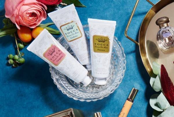 トッカのハンドクリームをリニューアル、ヨーロピアンテイストの金刺繍パッケージに