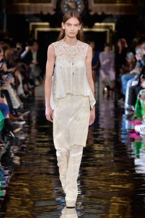 ステラ マッカートニー 2018-19年秋冬コレクション - 改めて見つめ直す自分の長所とは