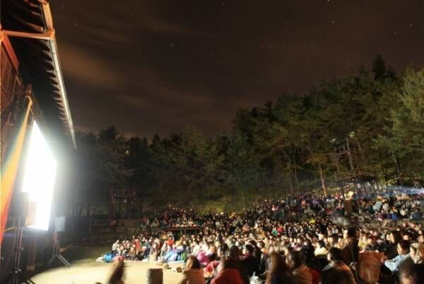 「夜空と交差する森の映画祭」が栃木・ツインリンクもてぎで、約50本の作品をオールナイト上映