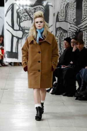 ミュウミュウ 2018-19年秋冬コレクション - 50年代後半から女性たちは強くなった