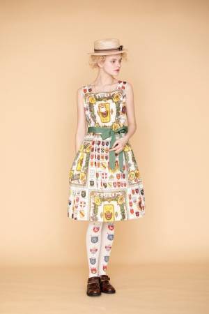 ジェーンマープル18年春の新作、フランスの紋章をプリントしたワンピースやカーディガン