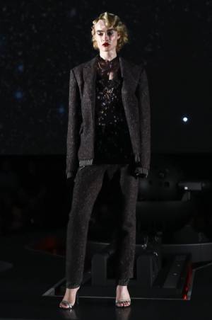 グローイング ペインズ  2018-19年秋冬コレクション - 自由で束縛の無いファッションを