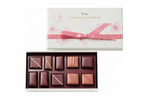ラ・メゾン・デュ・ショコラの春の新作、"桜"の香るショコラや"花びら"型チョコをのせたエクレール