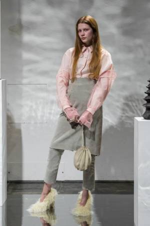 ヨウヘイ オオノ 2018-19年秋冬コレクション - 空間に溶け込む“プロダクト”としての服