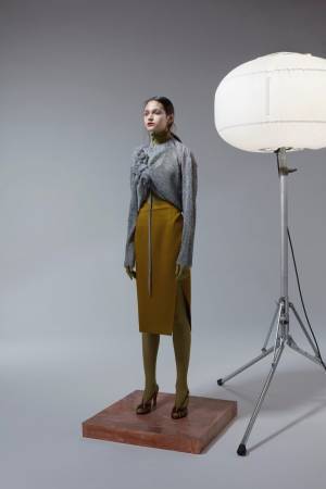 ハトラ 2018-19年秋冬コレクション - 非対称によって保たれる“均衡”とは？