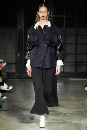 ステア 2018-19年秋冬コレクション - 白黒映画の中で香る鮮明な女性らしさ