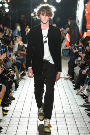 メゾン ミハラヤスヒロ 2018年秋冬コレクション - 20年目、陰で支えた服を表舞台に