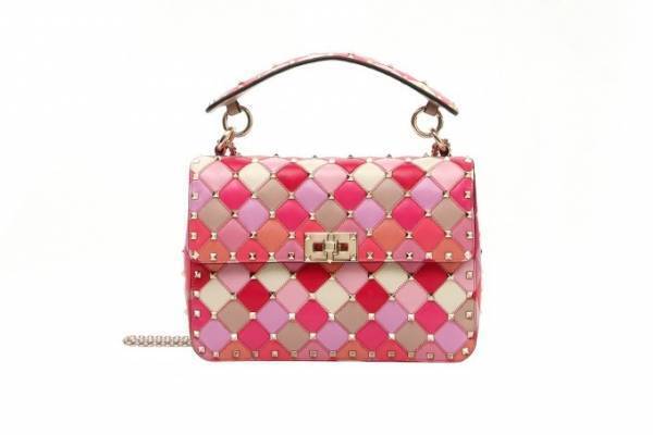 ヴァレンティノからギンザ シックス1周年限定バッグ＆iPhoneケース、桜色×スタッズ