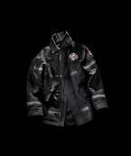 カナダグース×NY市消防局、消防服に着想を得たコラボコート発売