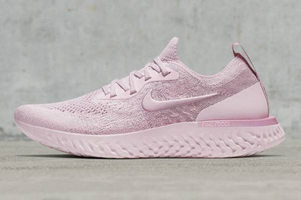 ナイキのスニーカー「ナイキ エピック リアクト フライニット」新色、ピンク＆抹茶カラー