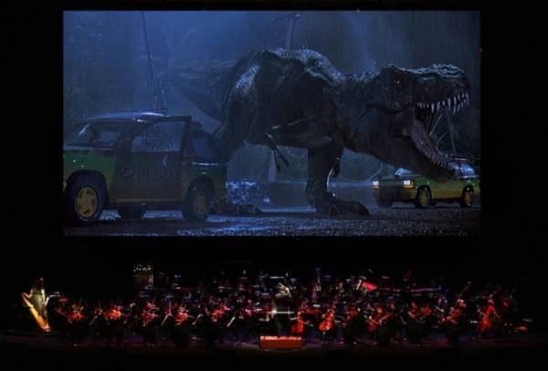 「ジュラシック・パーク in コンサート」有楽町で開催、映画全編に合わせて東京フィルが生演奏