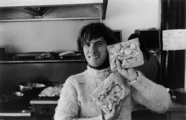 ゴードン・マッタ=クラークの回顧展東京国立近代美術館で、「ビルディング・カット」シリーズ初来日作品も