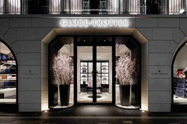 グローブ・トロッターのアーカイブ展、100年前のトラベルケース展示やロイヤルファミリーの映像上映