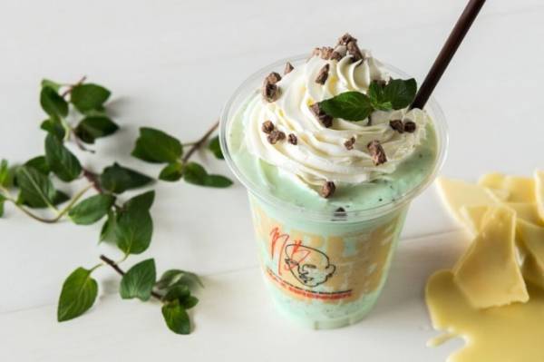 マックス ブレナーから、チョコミントシリーズ第1弾「ホワイトチョコミントシェイク」