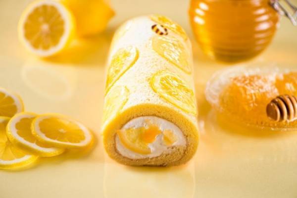 モンシェール「はちみつレモンロール」濃厚なクリームと甘酸っぱいレモンゼリーを包んだロールケーキ
