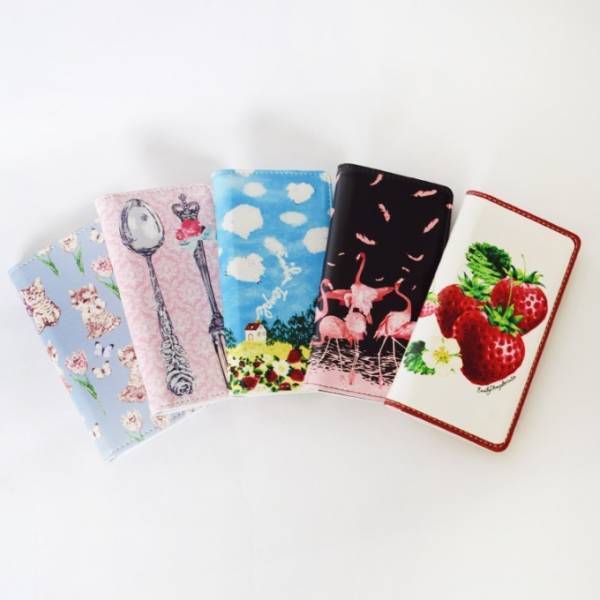 エミリーテンプルキュートから“イチゴやフラミンゴ”のiPhoneケース、アーカイブテキスタイルを使用