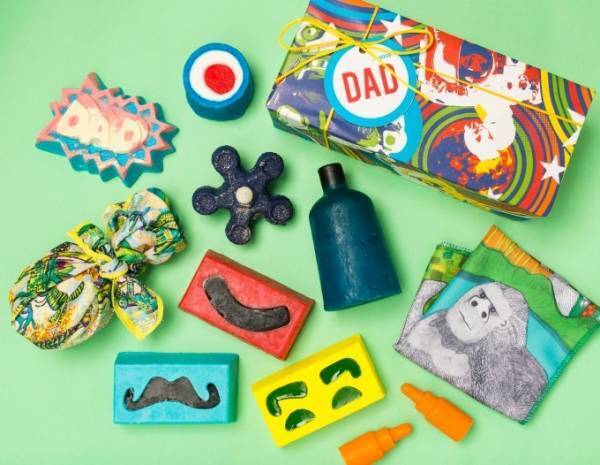 ラッシュより父の日限定バスアイテム、3つ組み合わせると「笑顔」になるソープ&“DAD”ロゴのバスボム