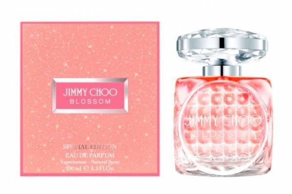 ジミー チュウのメンズ＆レディース新作フレグランス、魅惑的なウッディを香らせて