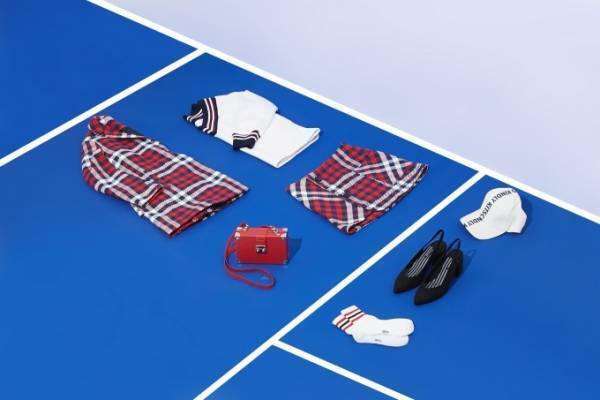 ストラディバリウス18年春夏ウェア＆小物 - サテンの光沢シューズやフラワー柄ドレスなど