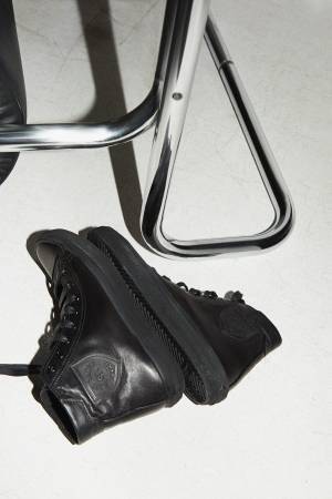 サンローランの新作スニーカー「ベッドフォード」ユーズド加工を施したロー&ミドルカット全11型