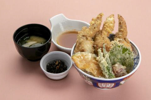 史上最も激辛！ブートジョロキア餃子鍋や天ぷら手羽餃子など「インパクト餃子」が東京駅周辺に集結