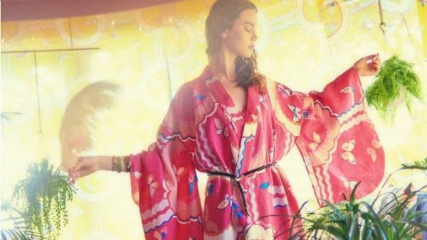 キワンダキワンダ初の浴衣オーダー会、蝶や牡丹をポップに描いたオリジナルテキスタイル柄