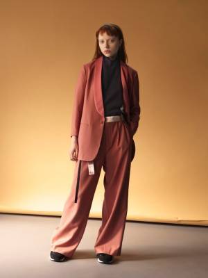 スーアンダーカバー 2018‐19年秋冬コレクション - 洋服の多面性を楽しむ