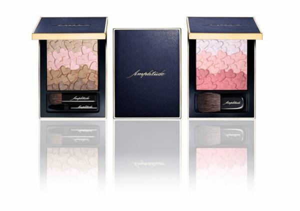 新メイクブランド「アンプリチュード」デビュー、RUMIKOによる“透き通る肌”を作るベースメイク