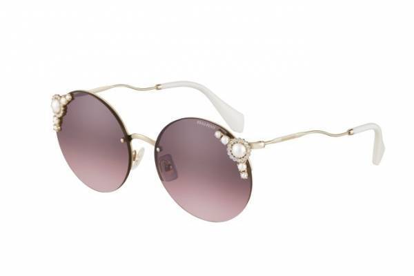 ミュウミュウ夏の新作アイウェア、パールやクリスタルを散りばめたラウンド型カラーレンズなど