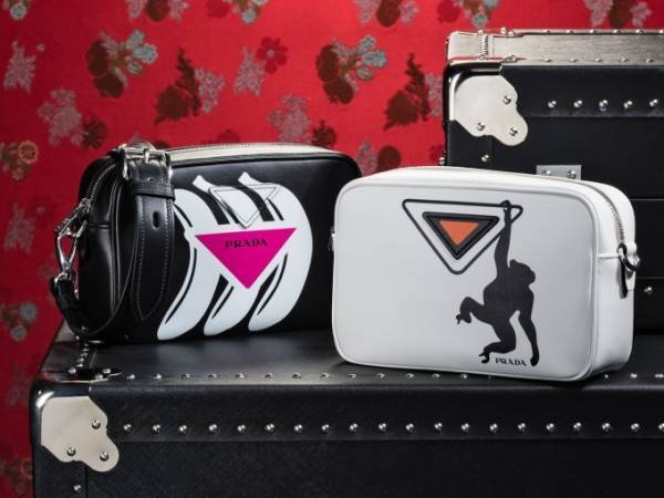 プラダ18秋冬新作バッグ、バナナや恐竜をプリント - 東京・大阪の限定ストアで先行販売