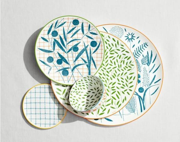 エルメス新作テーブルウエア「ウォーク イン ザ ガーデン」花と緑の彩りをカップやプレートに