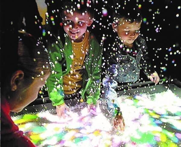 「魔法の美術館 光と遊ぶ、真夏のワンダーランド」山梨県立美術館で、音や光を操る体験型アート展