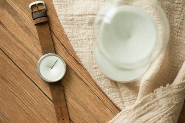 タックスから、砂時計をモチーフにした腕時計「タイムグラス」発売