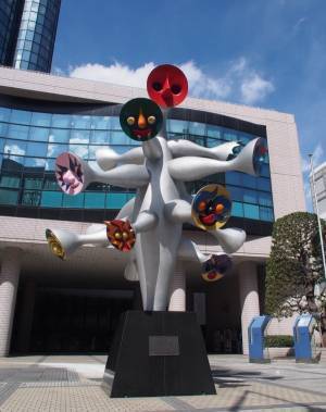 「街の中の岡本太郎　パブリックアートの世界」展、《太陽の塔》などから作品製作の思いを紐解く