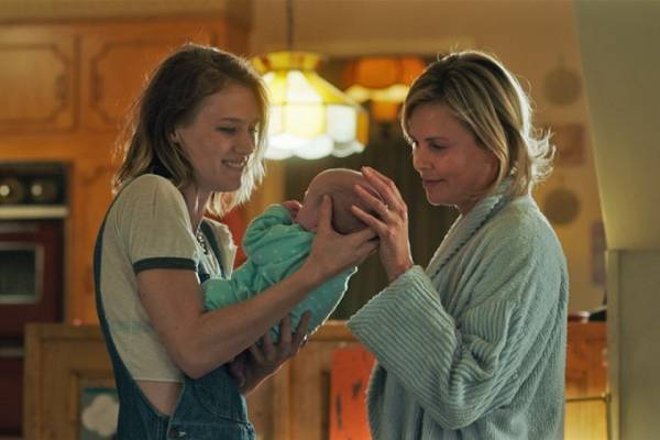 映画『タリーと私の秘密の時間』シャーリーズ・セロン18キロ増量、母親とベビーシッターの絆を描く