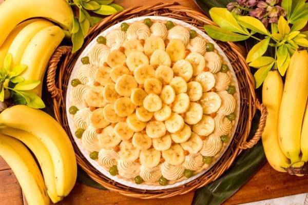 キル フェ ボンの夏タルト、バナナ×豆乳クリームのタルトやベリーとピスタチオの鮮やかなタルトなど