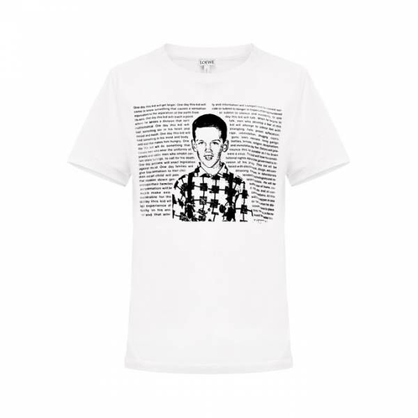 ロエベの限定版Tシャツ - 米芸術家デイヴィッド・ヴォイナロビッチの4作品をプリント