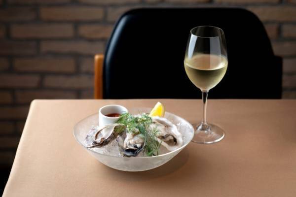 37店舗を食べ歩く「表参道 街バル」、寿司やフレンチなどの特別メニューをお得に味わう