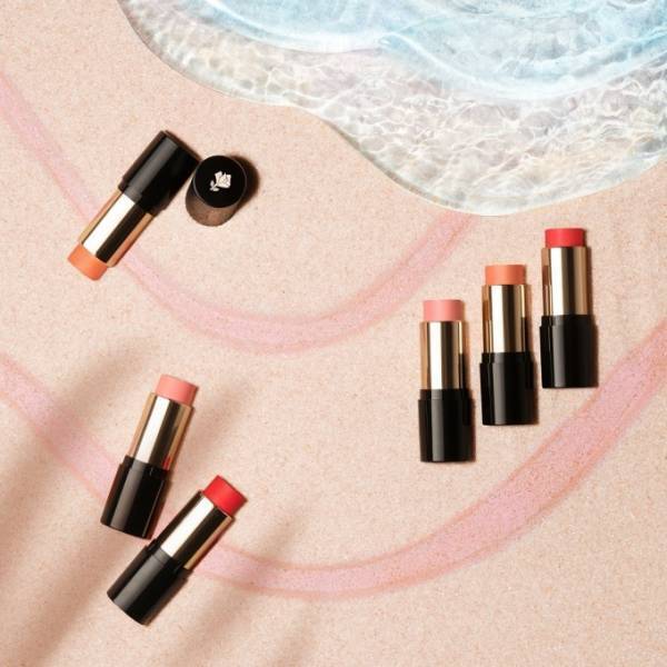 ランコムの18年夏メイク、ビーチサイドに着想を得たスティックチークやリキッドルージュ