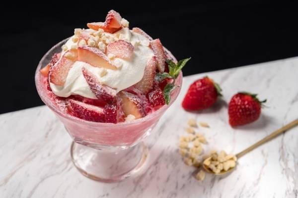 マックス ブレナー×アイスモンスター - 雪のようにふわりと溶けるチョコレートの贅沢かき氷