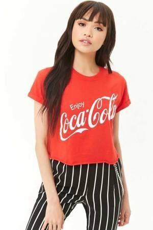 フォーエバー21×コカ・コーラ限定コラボアイテム発売、ロゴ描かれたTシャツやウエストポーチなど