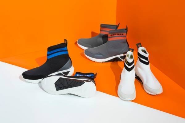ディーゼル「SKB」新作スニーカー、ロゴ入りラインを配したソックスタイプ＆ワントーンのスリッポン