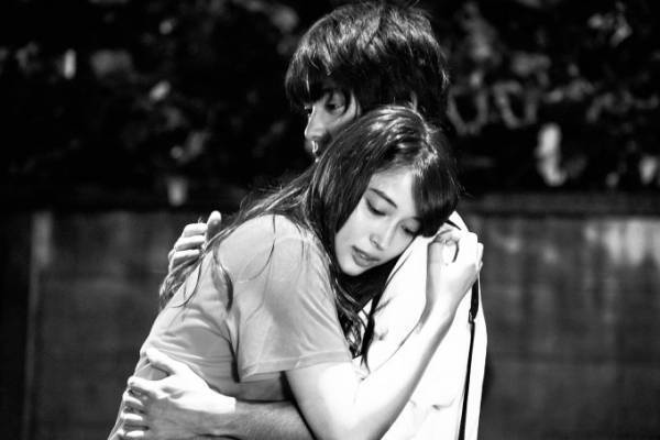 映画『銃』村上虹郎×広瀬アリス出演 - 中村文則のデビュー小説を実写化、モノクロ映像も