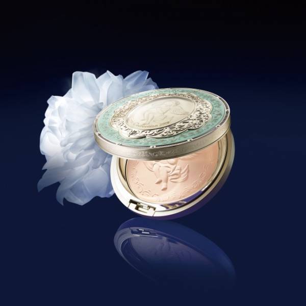 カネボウ ミラノコレクション2019「天使」を刻んだフェースアップパウダー