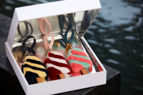 フェンディ“アイスキャンディ型”新作チャーム「フェンディ ジェラート」ポップな配色でスイートに